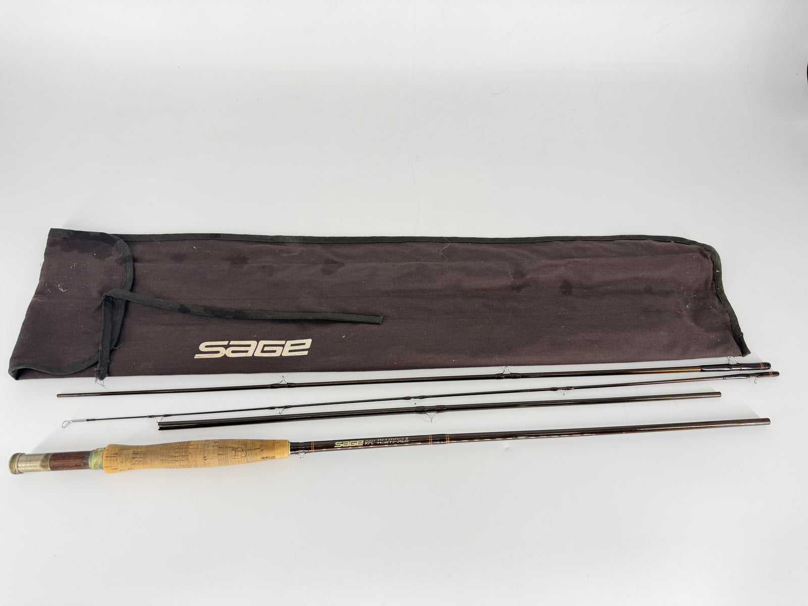 Sage Graphite III 440-4RL 9' 4wt 4pc w/ Sock – Fast Action Fly Rod